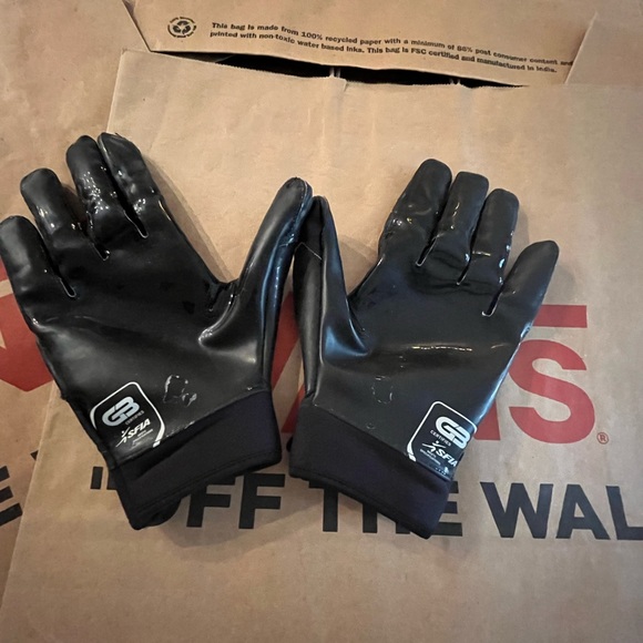 Grip Boost Football Gloved - Picture 2 of 4